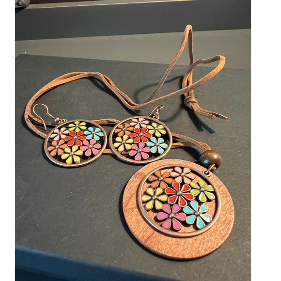 BOHO Multi-Color Enamel & Wood Necklace/Drop Earrings SET - Picture 7 of 9